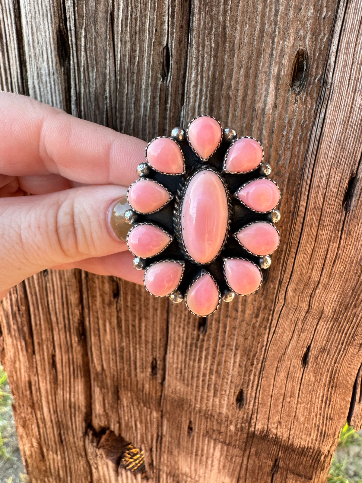 NATIVE MADE Pink Conch Adjustable Ring