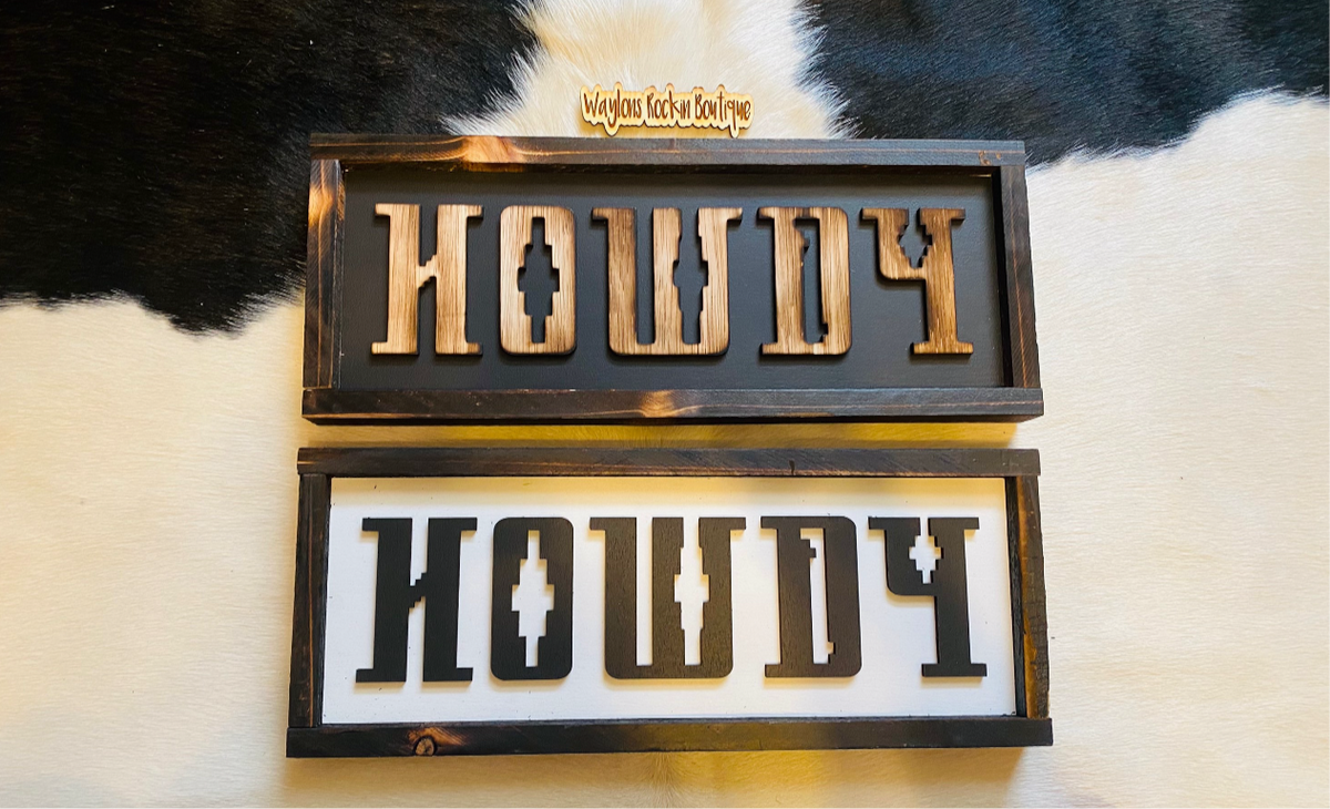 White Howdy Decor Sign