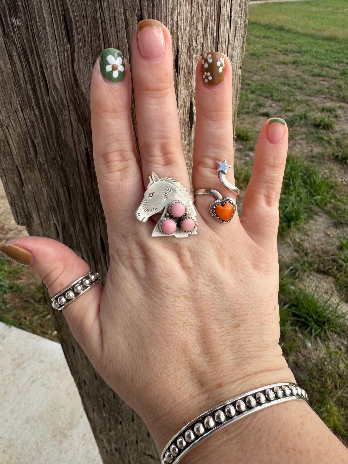 Horse Adjustable Pink Conch Ring